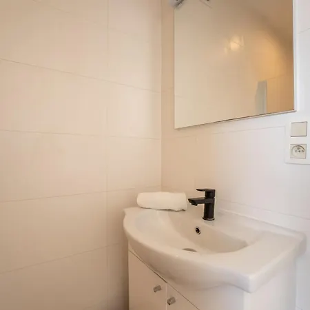 Casa de Férias New Dahlia 6 With Parking By Interhome